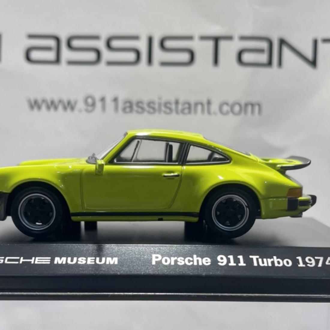 Abdeckung für Schmugglerfach Porsche 911 - GFK, 185,00 €